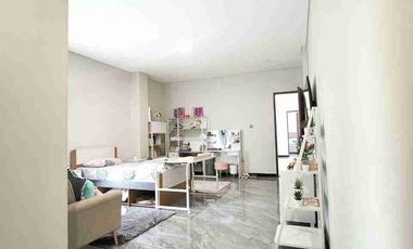 Rumah Villa strategis, bagus, siap huni, furnish di Fasco Mansion jalan Raya Palagan, Yogyakarta.