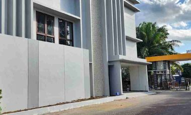 Rumah Villa strategis, bagus, siap huni, furnish di Fasco Mansion jalan Raya Palagan, Yogyakarta.