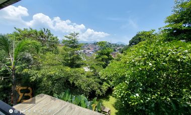 RUMAH MODERN DI CIGADUNG CIBEUNYING DAGO BANDUNG Akses Mudah Harga Nego