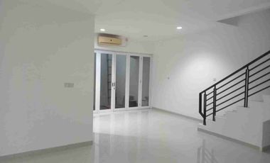 Rumah dijual sudah renovasi di cluster acacia summarecon bekasi