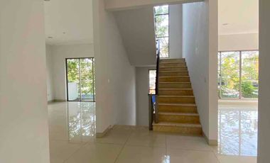 Rumah Golf Island 2.5 Lantai, PIK