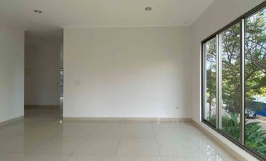 Rumah Golf Island 2.5 Lantai, PIK