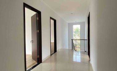 Rumah Golf Island 2.5 Lantai, PIK