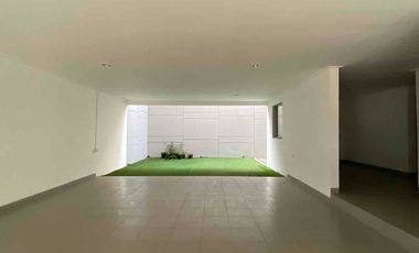 Rumah Golf Island 2.5 Lantai, PIK