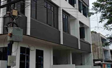 rumah mewah 3 lantai siap huni di kran kemayoran jakarta pusat