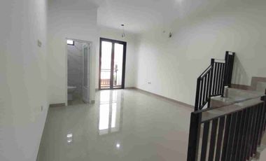 rumah mewah 3 lantai siap huni di kran kemayoran jakarta pusat