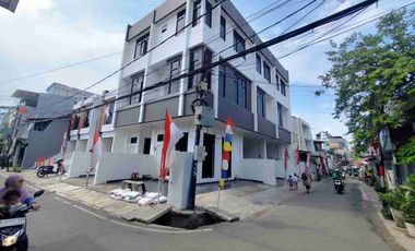 rumah mewah 3 lantai siap huni di kran kemayoran jakarta pusat