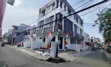 rumah mewah 3 lantai siap huni di kran kemayoran jakarta pusat
