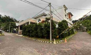 Rumah mewah Full Funished di komplek Sanghyang pancanaka hills cimahi