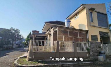 DIJUAL – Rumah 2 Lantai Semi Furnished Strategis di Green Living Residence