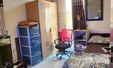 DIJUAL – Rumah 2 Lantai Semi Furnished Strategis di Green Living Residence