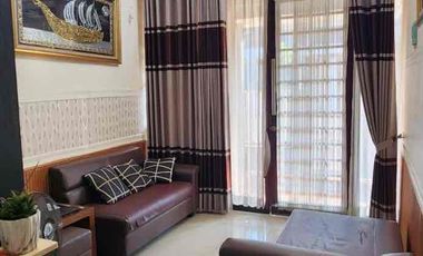DIJUAL – Rumah 2 Lantai Semi Furnished Strategis di Green Living Residence