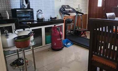 DIJUAL – Rumah 2 Lantai Semi Furnished Strategis di Green Living Residence
