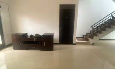 Sewa Rumah Mewah Grand Sharoon Margahayu Raya Soekarno Hatta Bandung | LS461