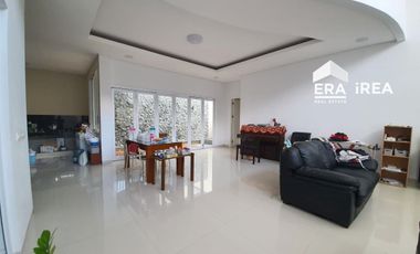 RUMAH MEWAH DIJUAL DEKAT PAKUWON MALL SOLO BARU