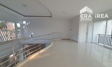 RUMAH MEWAH DIJUAL DEKAT PAKUWON MALL SOLO BARU