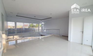RUMAH MEWAH DIJUAL DEKAT PAKUWON MALL SOLO BARU
