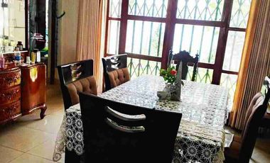 LINDA CASA CON JARDIN, VENTA