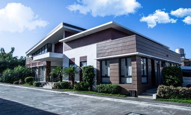 3BR Townhouse For Rent in Woodsville Residences, Merville, Paranaque Near Airport, Resorts World