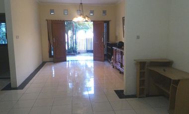 Rumah Disewakan Bisa Untuk Kantor Di Area Cipete, Cilandak, Antasari, Fatmawati