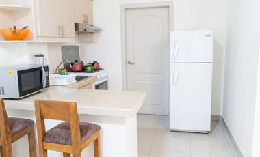 Departamento Ejecutivo Amoblado de 2 Dormitorios en Urdesa Central, Guayaquil