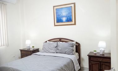 Departamento Ejecutivo Amoblado de 2 Dormitorios en Urdesa Central, Guayaquil