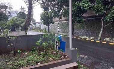 Dijual Rumah Full Furnish Lokasi Strategis Dekat Akses pintu Tol Cibubur dan Jati Karya