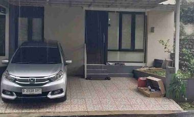 Dijual Rumah Full Furnish Lokasi Strategis Dekat Akses pintu Tol Cibubur dan Jati Karya