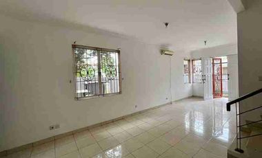 Dijual Murah Dibawah NJOP Rumah 2 Lantai di Taman Semanan Indah