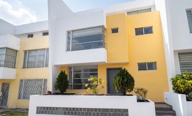 Casa de 4 Dormitorios en Venta en La Armenia, Valle de Los Chillos