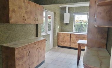 ARRIENDO EXCELENTE CASA EN PLENO CENTRO DE TALAGANTE – A PASOS DE TODO