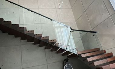 RESIDENCIA DE LUJO EN ZONA VALLES 565 m² DE CONSTRUCCIÓN