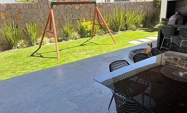 RESIDENCIA DE LUJO EN ZONA VALLES 565 m² DE CONSTRUCCIÓN
