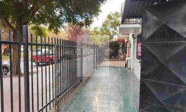 Vendo central casa con local comercial en San Felipe
