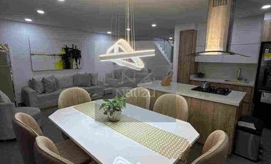 Casa en urbanización cerrada con 4 habitaciones