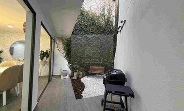 Casa en urbanización cerrada con 4 habitaciones