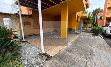 Casa Unifamiliar en Urbanización cerrada con un hermoso jardín