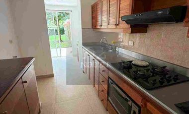 Casa Unifamiliar en Urbanización cerrada con un hermoso jardín