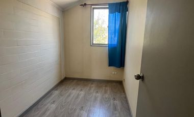 Casa de 2 pisos en los Bosquinos Maipú 3D2B– Solo 1 cuadra de futura estación MetroTren Ciudad Satélite