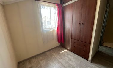 Casa de 2 pisos en los Bosquinos Maipú 3D2B– Solo 1 cuadra de futura estación MetroTren Ciudad Satélite