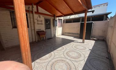 Casa de 2 pisos en los Bosquinos Maipú 3D2B– Solo 1 cuadra de futura estación MetroTren Ciudad Satélite