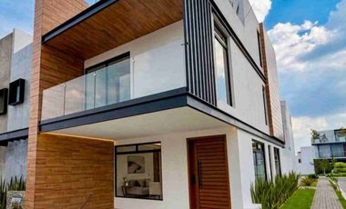 Hermosa Casa moderna  en Esquina