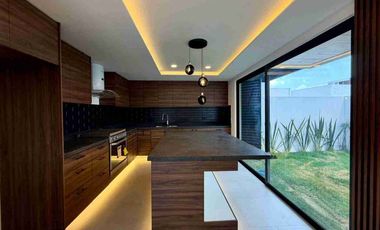 Hermosa Casa moderna  en Esquina