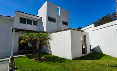 Preciosa CASA en VENTA en el Palomar