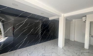 SE RENTA LOCAL COMERCIAL BLOQUES LAS BRISAS MACHALA