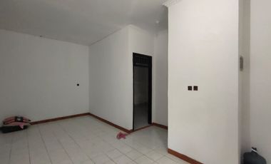 Rumah Disewakan Bisa Untuk Kantor Di Area Buncit, Pejaten, Kalibata