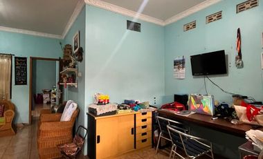 Jual Cepat Bu! Rumah 3 Lantai Dekat Kiara Artha Park
