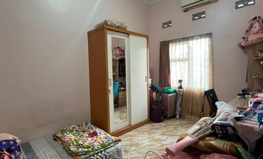 Jual Cepat Bu! Rumah 3 Lantai Dekat Kiara Artha Park
