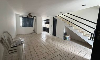 Casa en Renta al Sur de Monterrey en Colonia Lomas Mederos