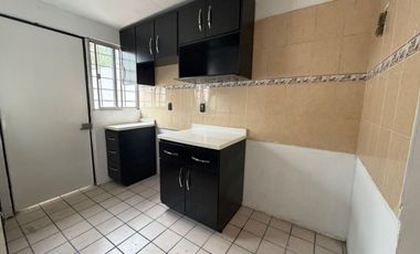 Casa en Renta al Sur de Monterrey en Colonia Lomas Mederos